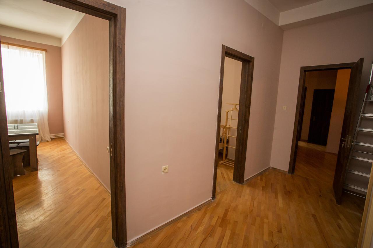 Guesthouse Hillside Tbilisi Eksteriør bilde